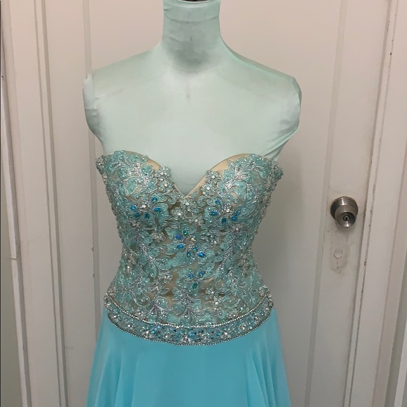 Tony Bowls Evening Gown - Picture 2 of 6